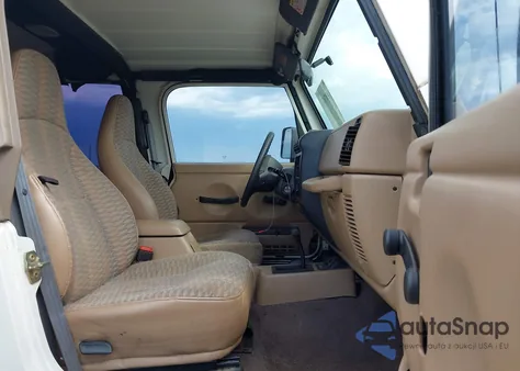 1999 Jeep Wrangler Sport z USA, uszkodzony, nr VIN 1J4FY19S4XP496901